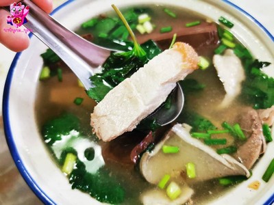 เกาเหลาเลือดหมู