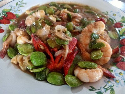 ผัดกะปิสะตอกุ้ง อาหารพื้นบ้านของทางภาคใต้