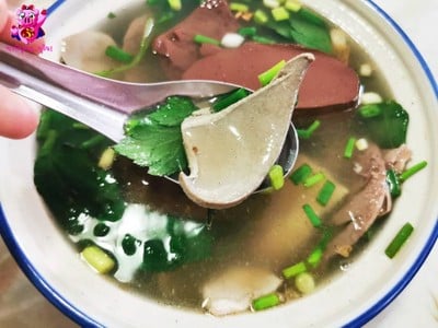 เกาเหลาเลือดหมู