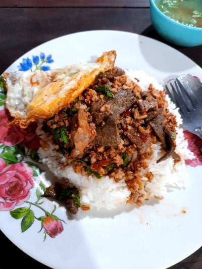 อาหาร หรือ เครื่องดื่ม