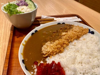 ข้าวแกงกะหรี่ทงคัตสึหมูสันนอก