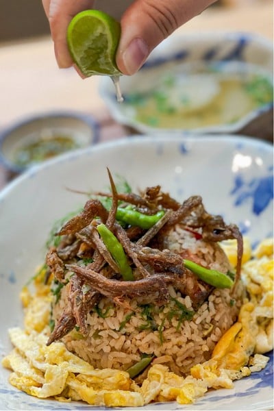 ข้าวผัดชายทุ่ง