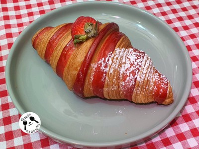 Strawberry Croissant