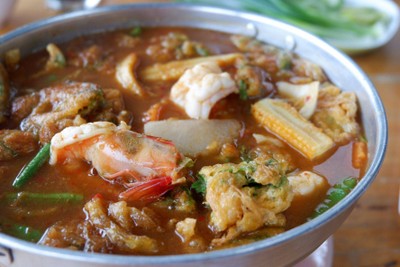 แกงส้มไข่ชะอมกุ้ง