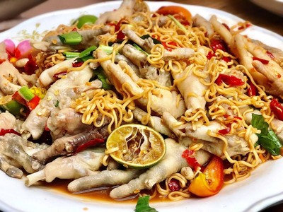 ตำ มาม่าขาไก่