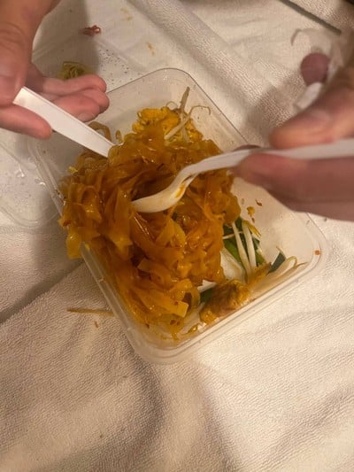 ผัดไทหมูกรอบ