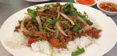 ข้าวกะเพราเนื้อสับ
