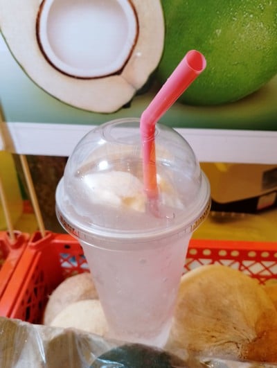 มะพร้าวน้ำหอมสด