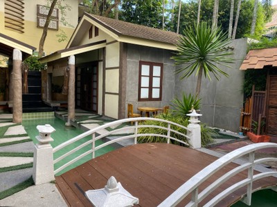 บ้านในวิลล่ามีทั้งหมด 3 หลังค่ะ
