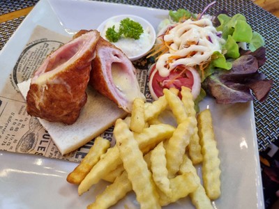 เบคอนห่อชีส ขนมปังชุบไข่