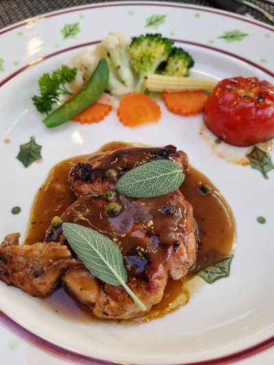 สเต็กไก่ ซอสพริกไทยดำ