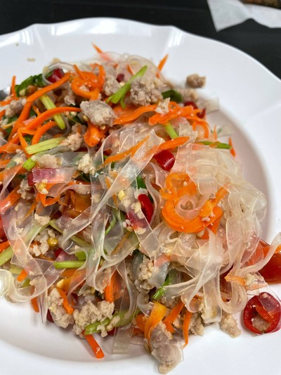 ยำวุ้นเส้น