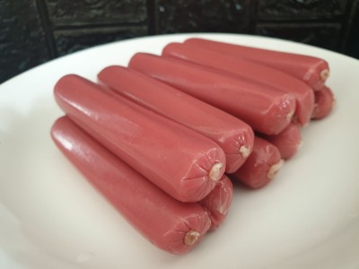 ใส้กรอกแดงแบบแท่ง (ชุดละ)