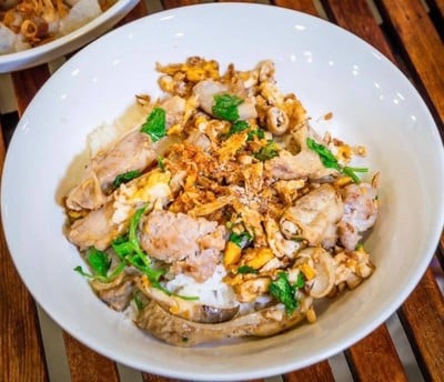 ข้าวแห้งหมูรวม (พิเศษ)