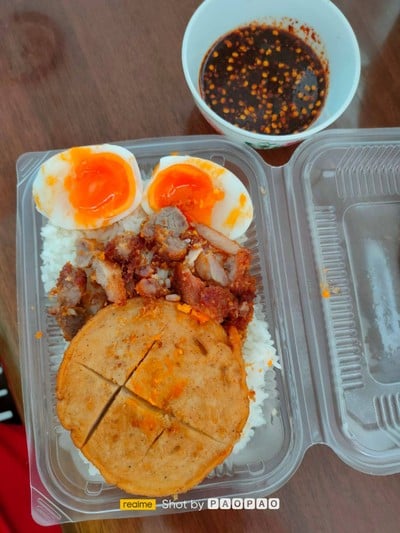 ข้าวหมูยอทอด+ไข่มะตูม