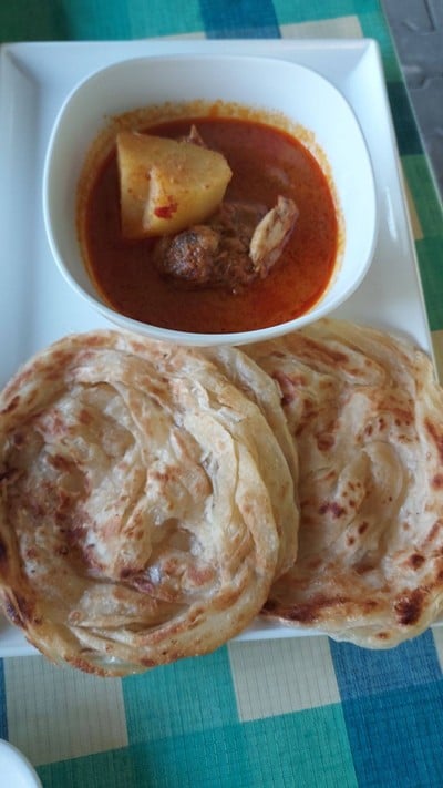 โรตีจิ้มแกง ไก่