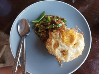 กระเพราหมูตุ๋น