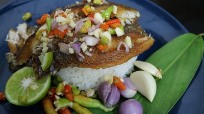 ปลาแกะราดน้ำพริก