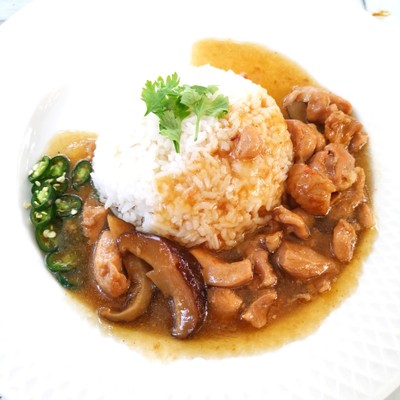 ข้าวหน้าไก่ราชวงศ์ ภัตตาคาร