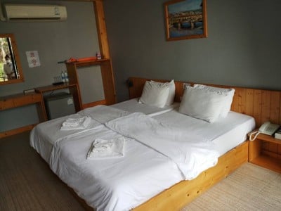 เดอะ เกรซ อัมพวา รีสอร์ท