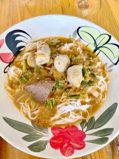 น้ำแกงลาว