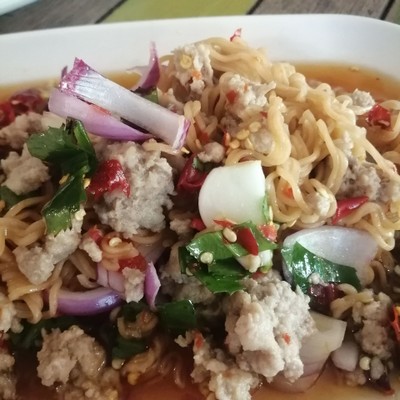 อาหาร หรือ เครื่องดื่ม