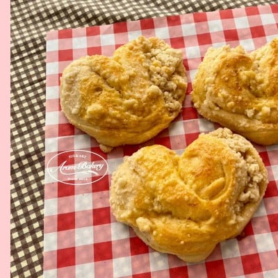 Rose Bun - มีความนุ่มหอมเนย ราคาชิ้นละ 25 บาท