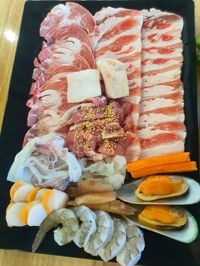 ชุดหมูหิวมาก