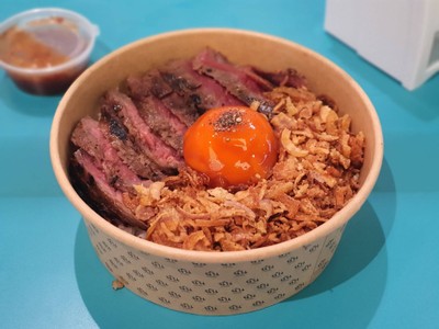Beef rice bowel