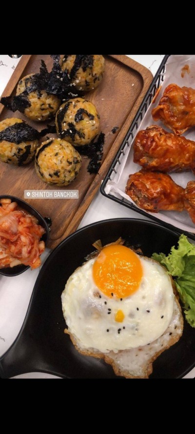 อาหาร หรือ เครื่องดื่ม