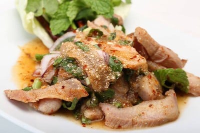 น้ำตกหมู