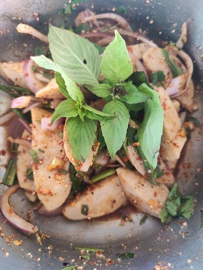 ลาบหมูยอ