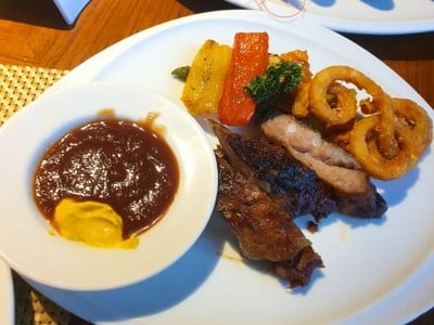 อาหาร หรือ เครื่องดื่ม