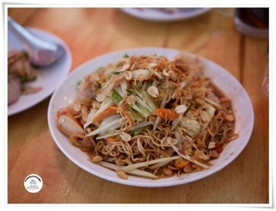 ตำมาม่าลาว