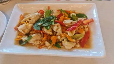 ปูก้อนผัดพริกเหลือง