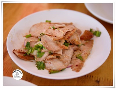 น้ำตกหมู