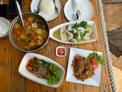 ครัวเฉลียงลม