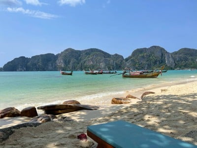 สระว่ายน้ำ/ชายหาด
