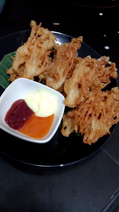 เห็ดเข็มทองทอดกรอบ