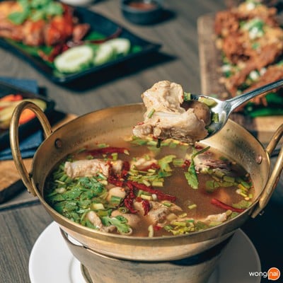 เมนูของร้าน ส้มตำนัว (เจ้าเก่าสยาม) Central Embassy