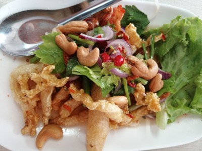 ยำสามกรอบ