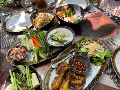 อาหารเที่ยง