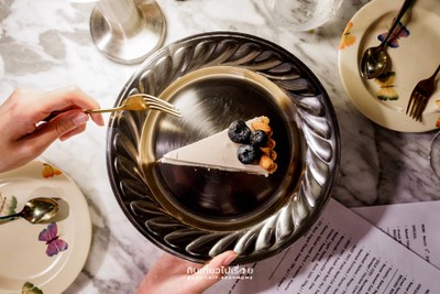 Spicy Chocolate Amaretto Cheese Cake