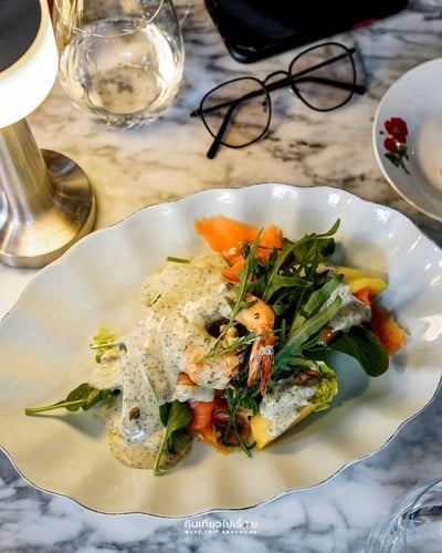 Smoked Salmon / Mango / Prawn / Greens / Dill Dream