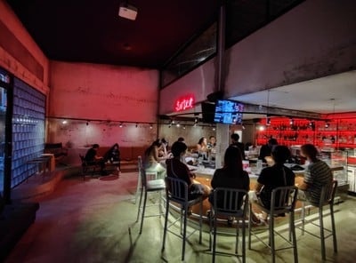 บรรยากาศ Sin Tonic Rajyindee soi 2