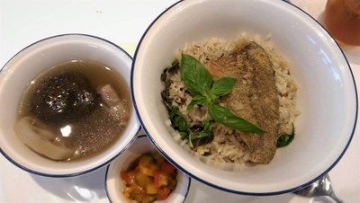 ข้าวผัดปลาสลิด