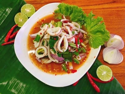 ยำปลาหมึก