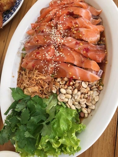 ยำแซลม่อน