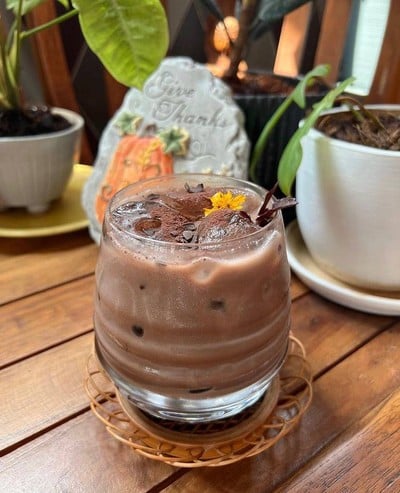 Tree of life cafe ต้นไม้แห่งชีวิต สารภี