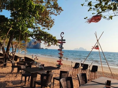 สระว่ายน้ำ/ชายหาด